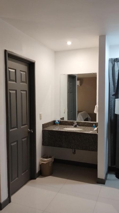 Sabinas Hidalgo Hotel El Rancho מראה חיצוני תמונה