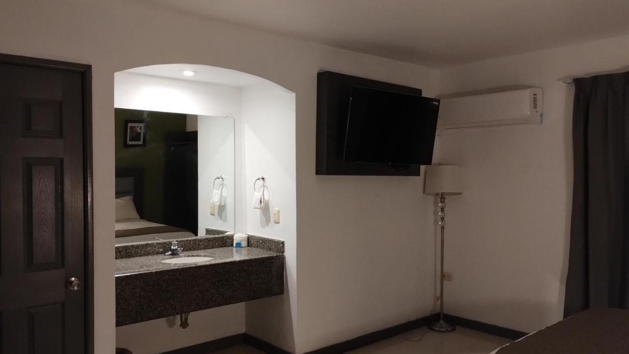 Sabinas Hidalgo Hotel El Rancho מראה חיצוני תמונה